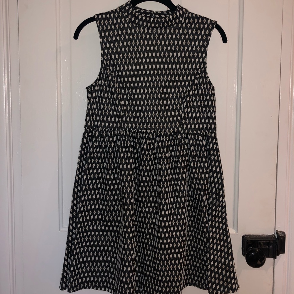 Sleeveless, Geometric Print Dress